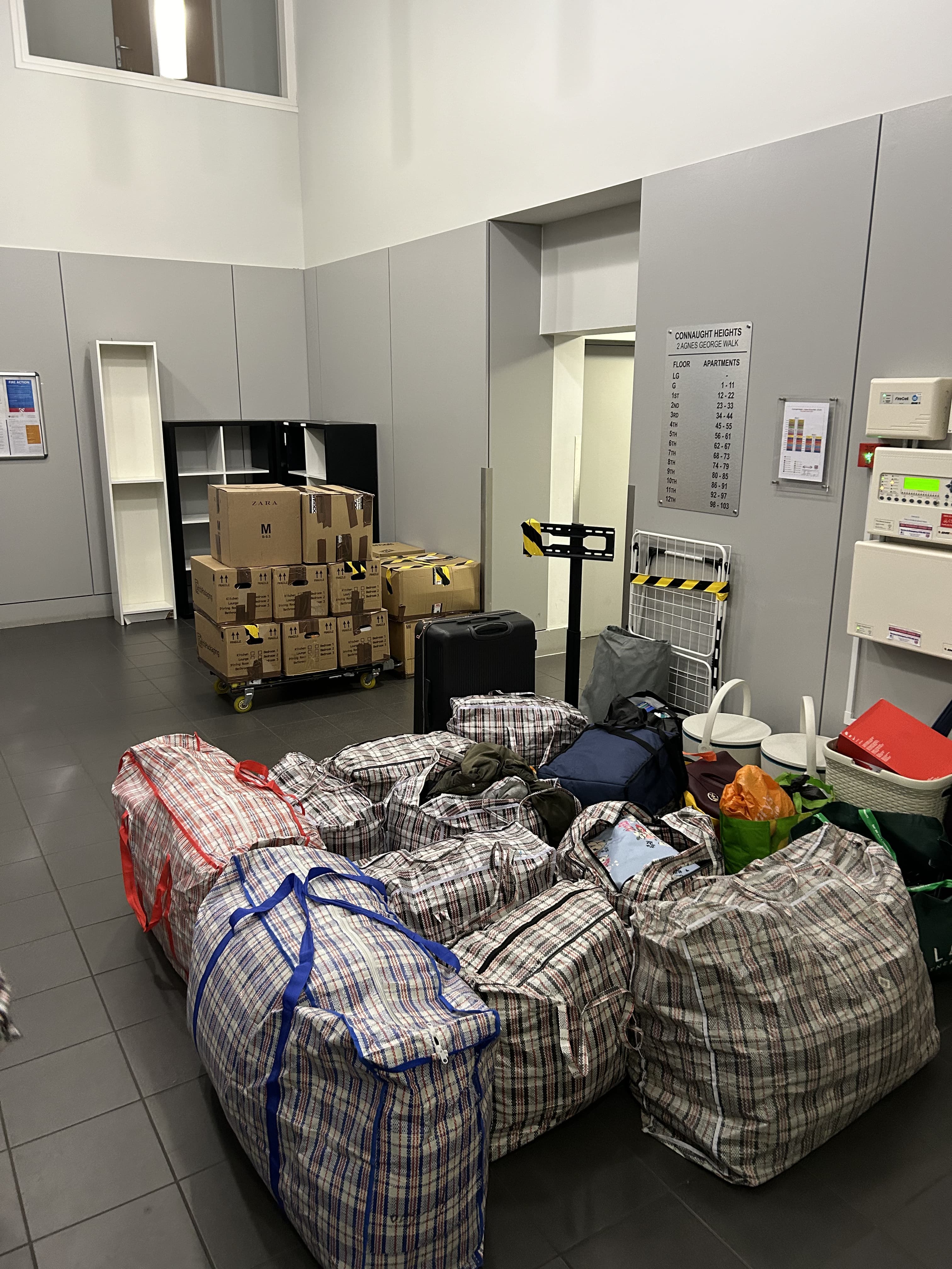 Moving service image 20