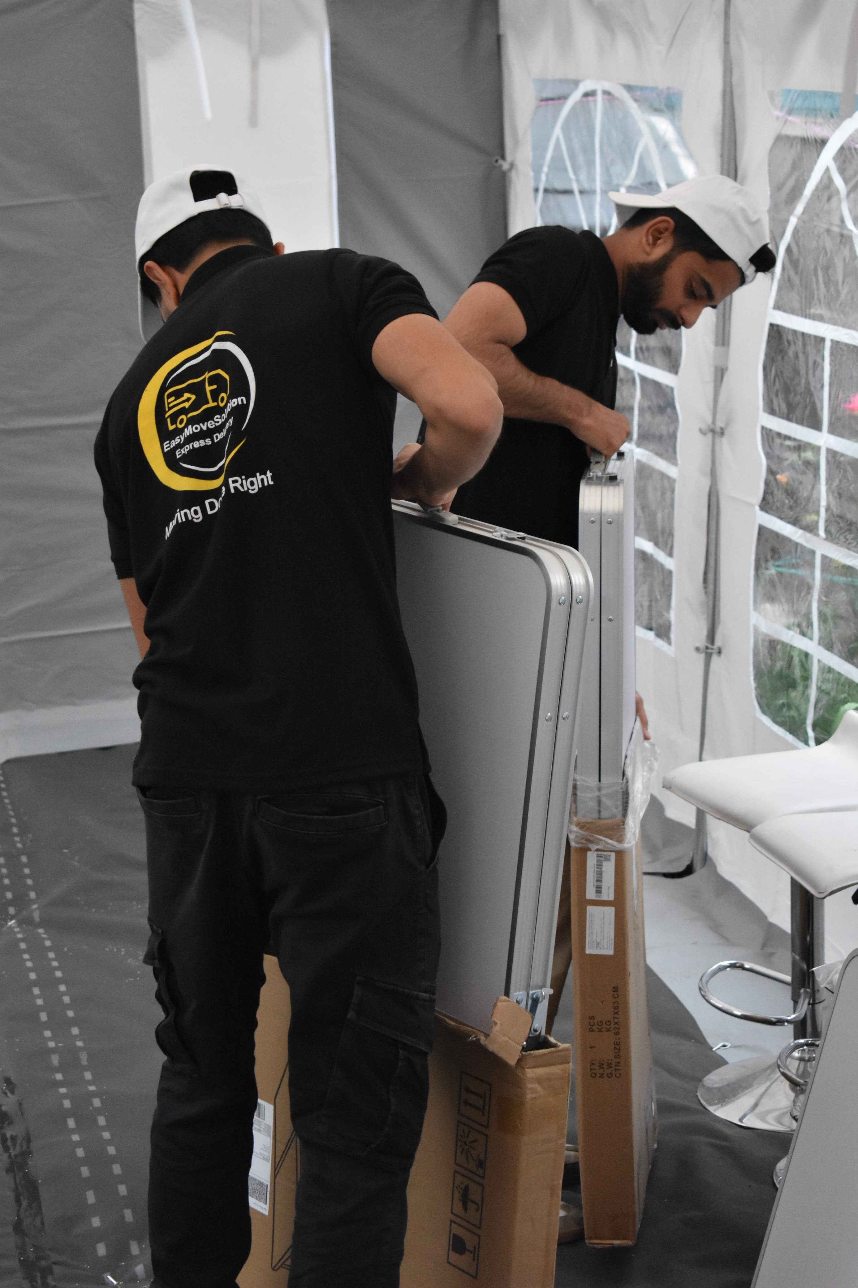 Moving service image 24